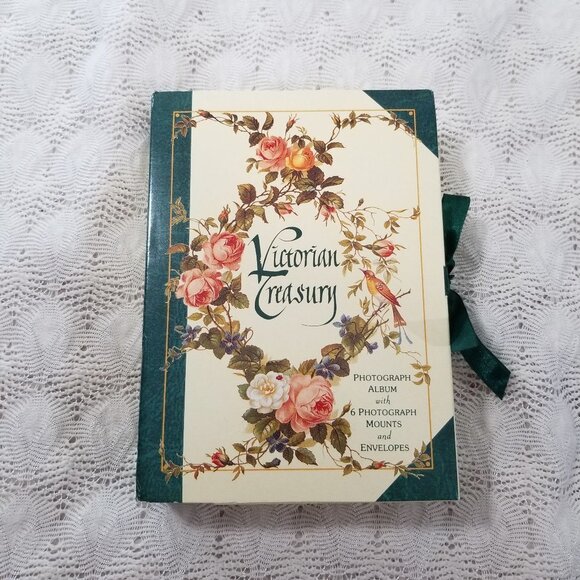 Victorian Treasury Photograph Album With 6 Photograph Mounts And Envelopes - Picture 1 of 12